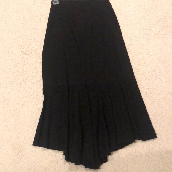 Flowing skirt worn once - Picture 1 of 1